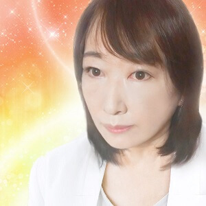 復縁占い　カリス　鈴依(れい)先生